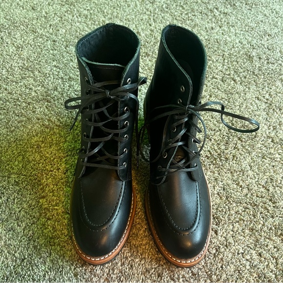 Red Wing Clara Boot 3405 Women’s Heeled ankle height black burgundy leather 7B - Picture 12 of 13